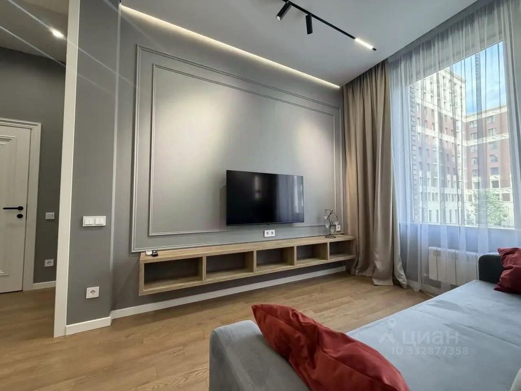 m. ZIL: Apartment, 2-rooms