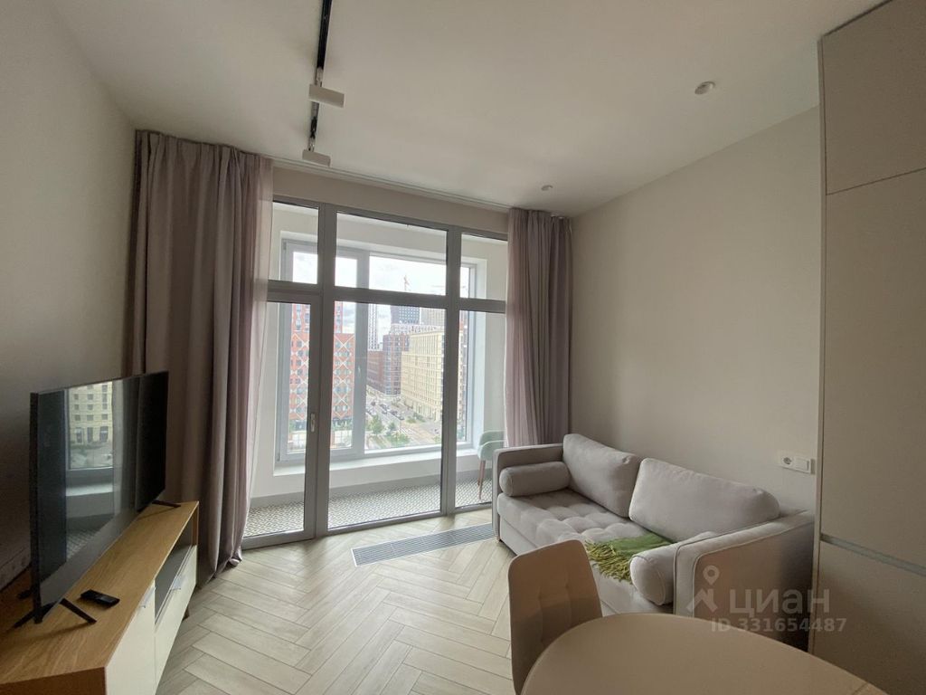 m. ZIL: Apartment, 2-rooms