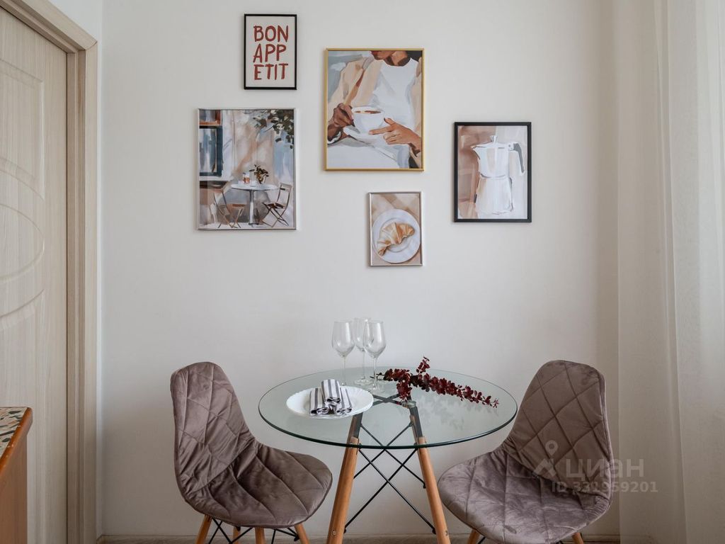 m. Tverskaya: Apartment, 2-rooms