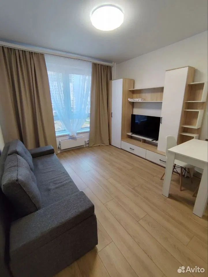 m. Filatov lug: Apartment, studio