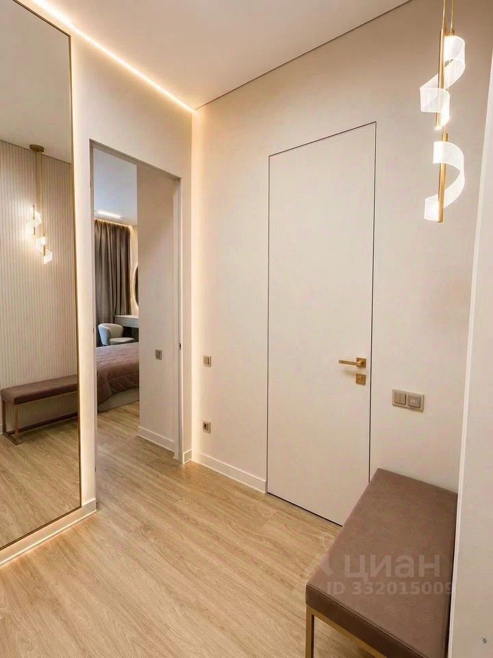 m. ZIL: Apartment, 2-rooms