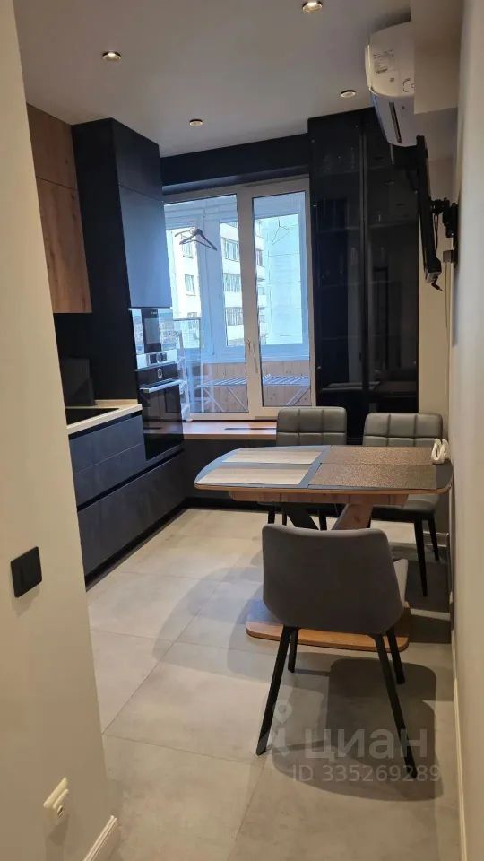 m. Ploschad trekh vokzalov: Apartment, 2-rooms