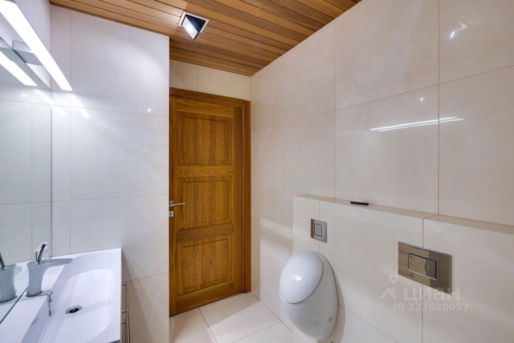 m. Barrikadnaya: Apartment, 3-rooms