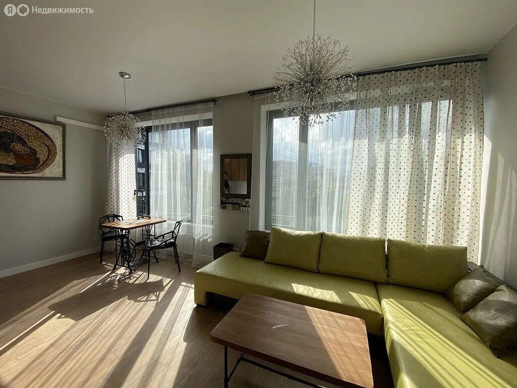 m. Verkhnie Kotly: Apartment, studio