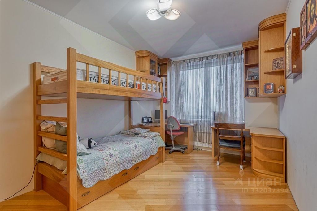 m. Smolenskaya: Apartment, 3-rooms