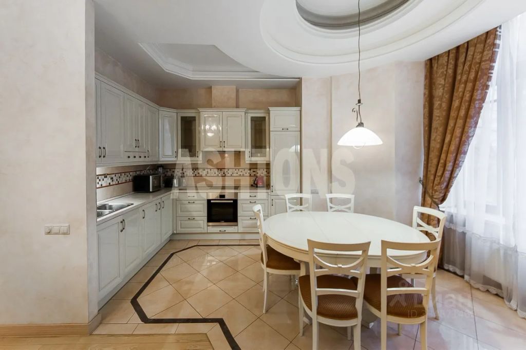 m. Arbatskaya: Apartment, 4-rooms
