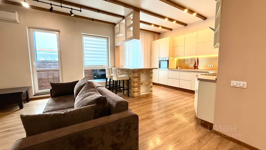 m. Pyatnitskoe shosse: Apartment, 3-rooms