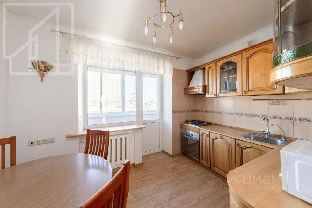m. Smolenskaya: Apartment, 3-rooms