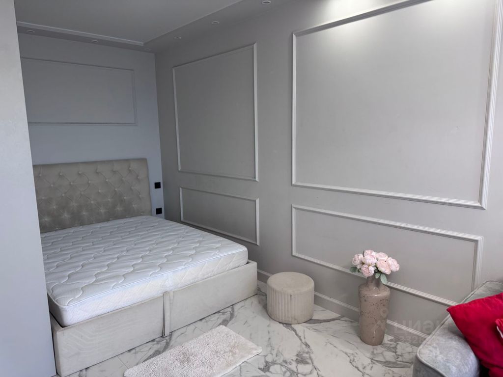 m. Lukhmanovskaya: Apartment, 1-rooms