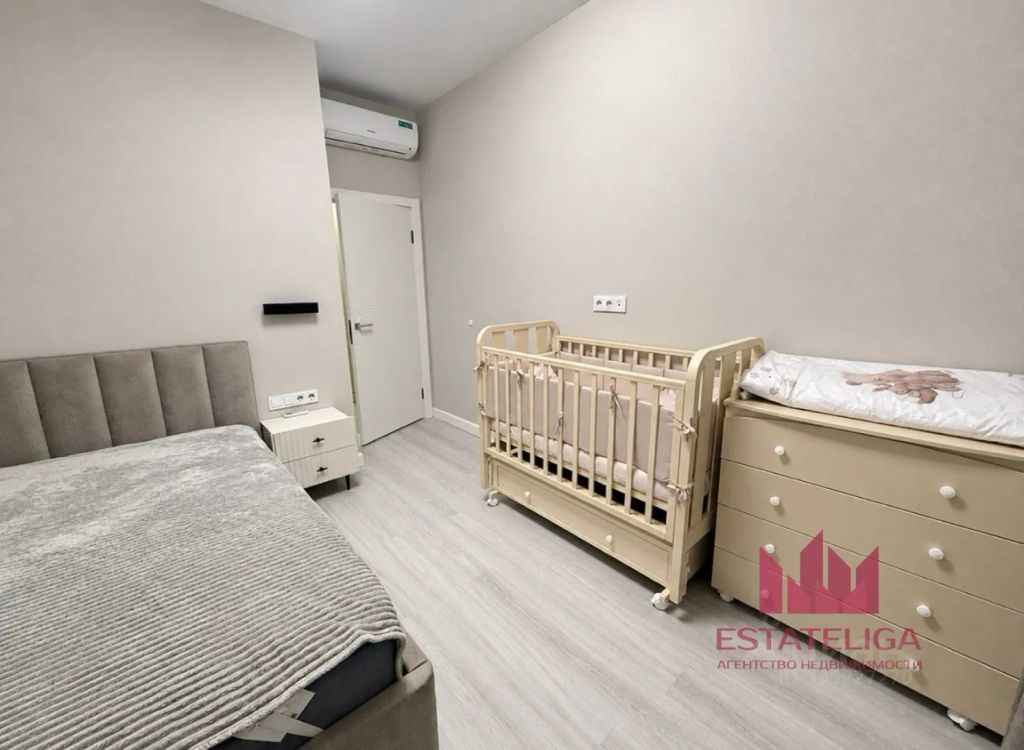 m. ZIL: Apartment, 2-rooms