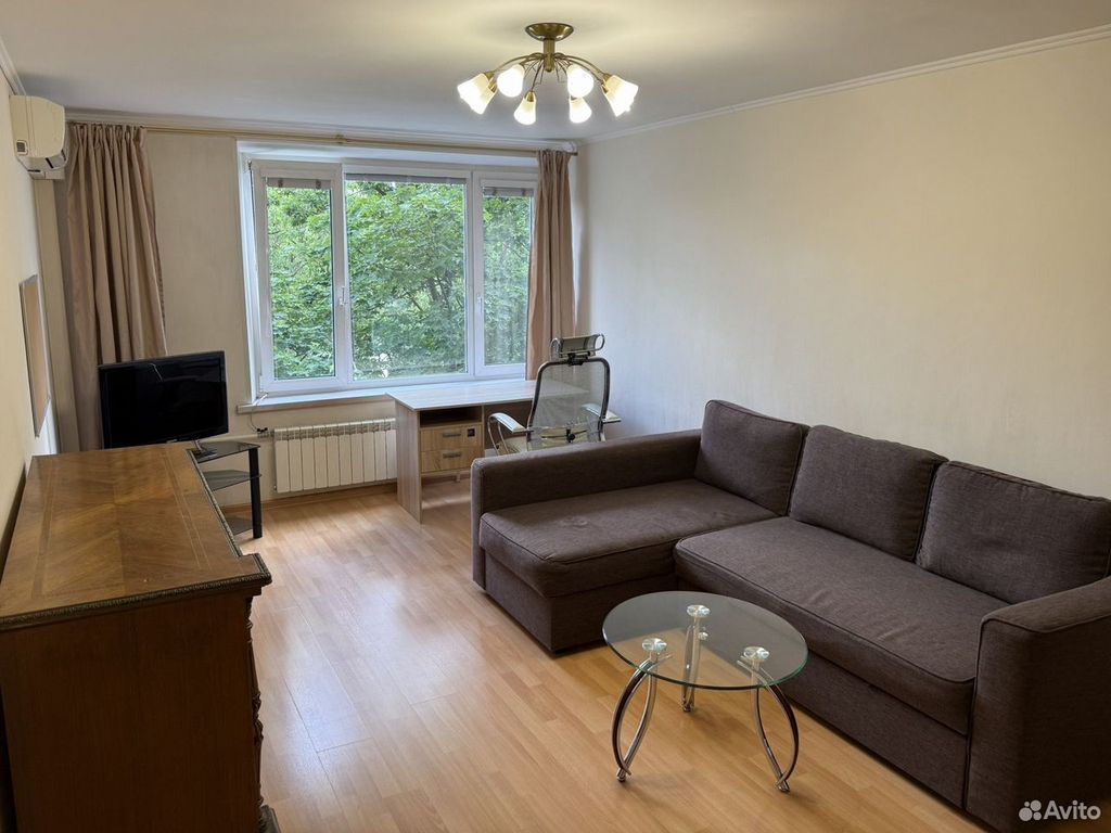 m. Tsvetnoy bulvar: Apartment, 2-rooms