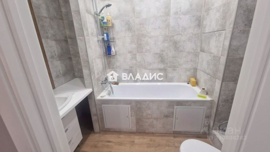 m. Solnechnaya: Apartment, 3-rooms