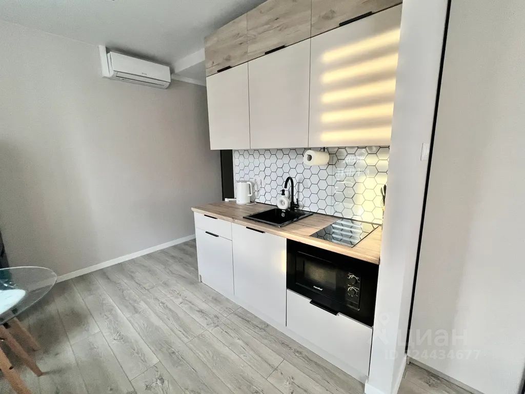 m. Strogino: Apartment, studio