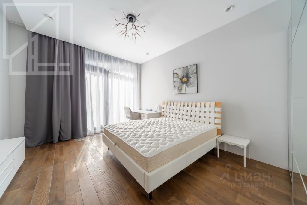 m. Novokuznetskaya: Apartment, 4-rooms
