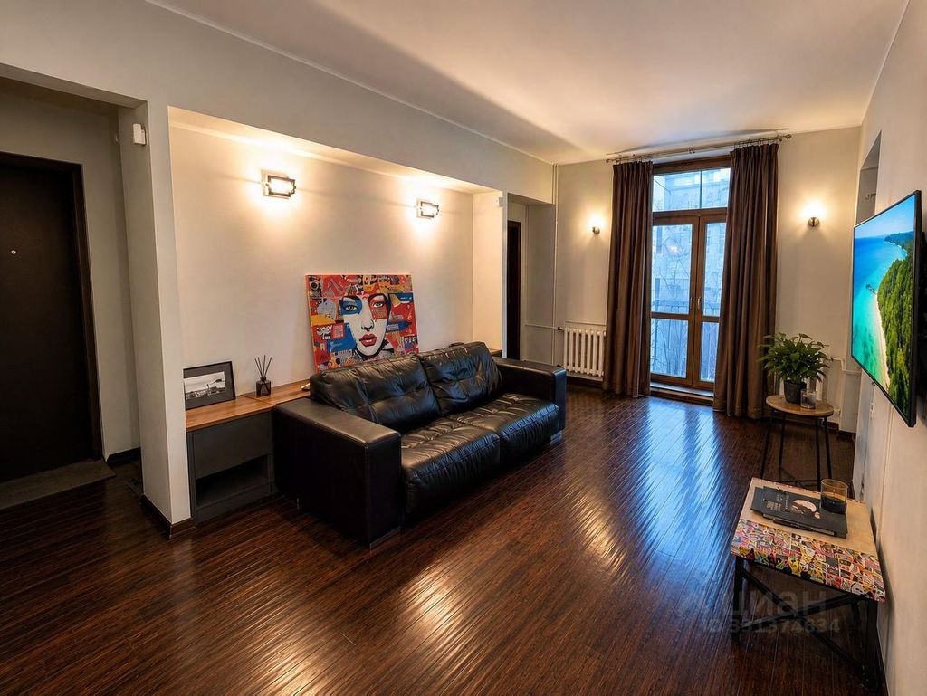 m. Oktyabrskoe pole: Apartment, 2-rooms