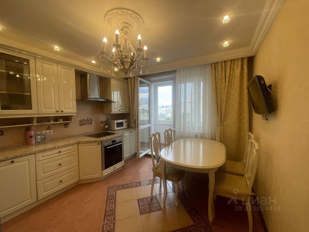 m. Universitet druzhby narodov: Apartment, 2-rooms