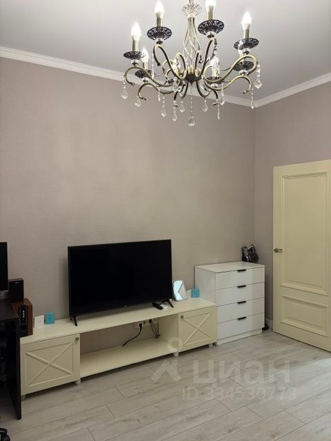 m. Dubrovka: Apartment, 2-rooms