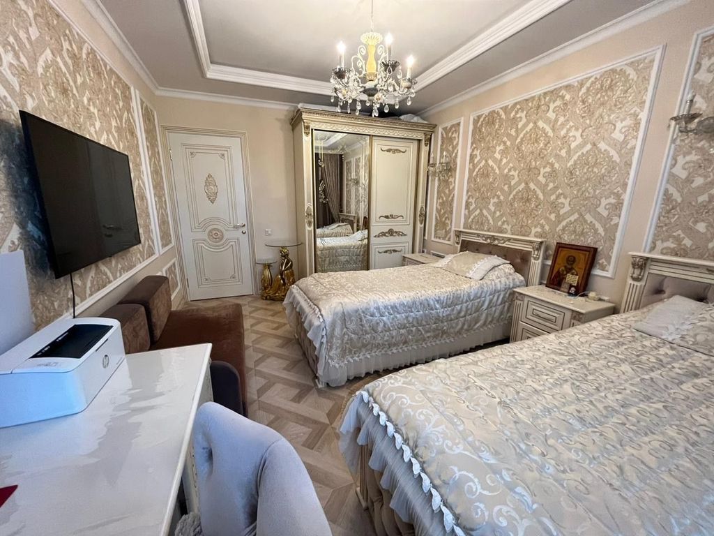 m. Aminyevskaya: Apartment, 3-rooms