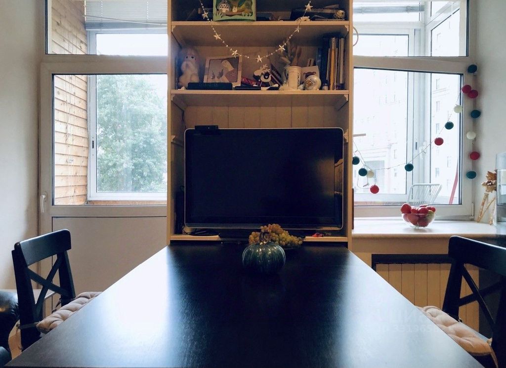 m. Smolenskaya: Apartment, 2-rooms