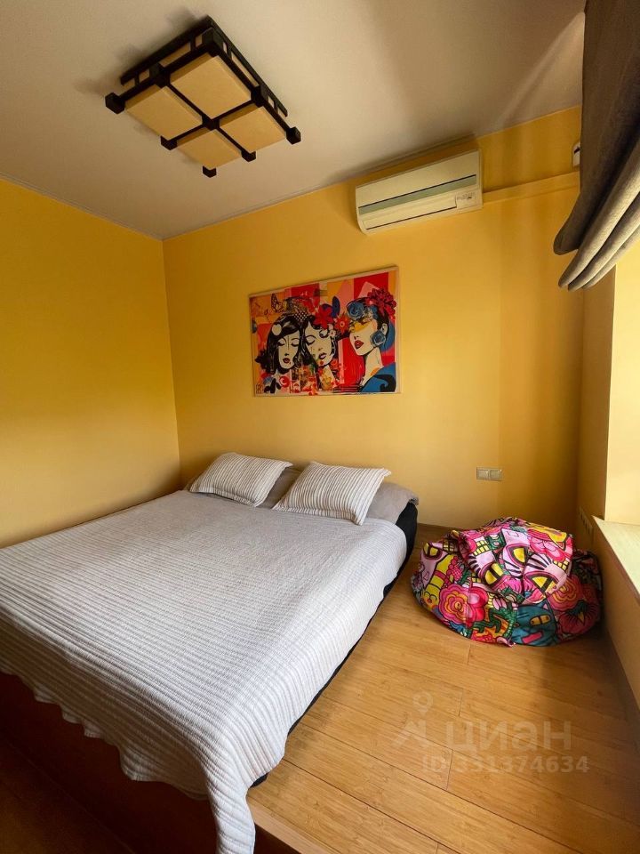 m. Oktyabrskoe pole: Apartment, 2-rooms