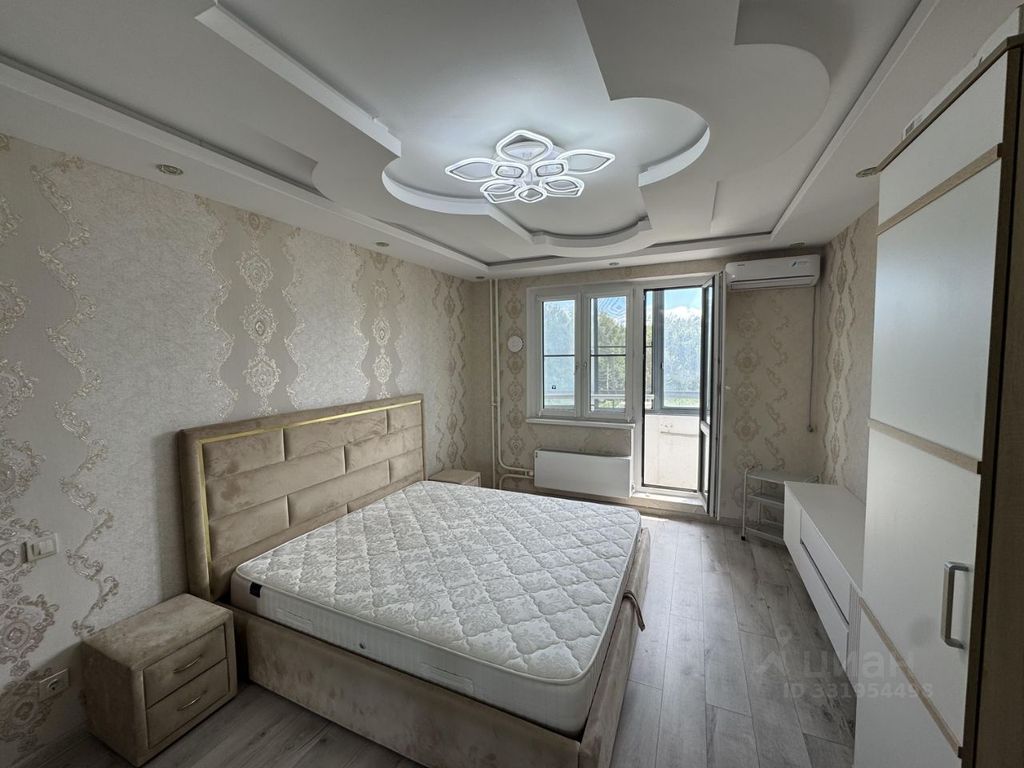 m. Bulvar Dmitriya Donskogo: Apartment, 2-rooms