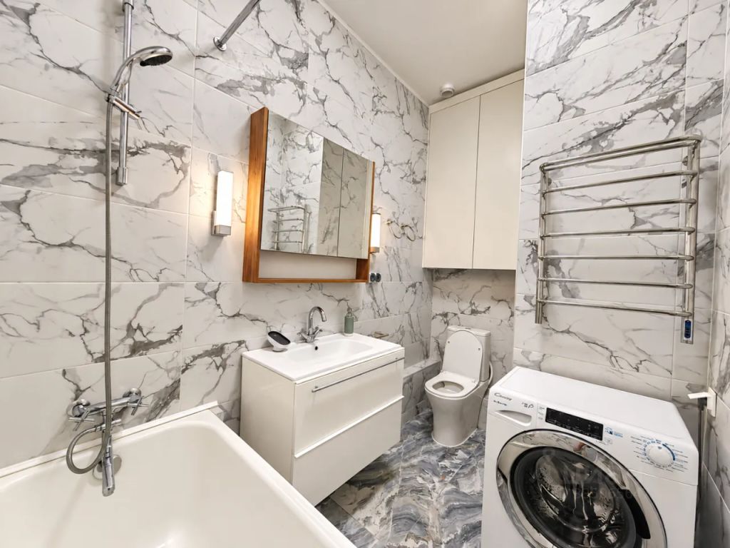 m. ZIL: Apartment, 2-rooms