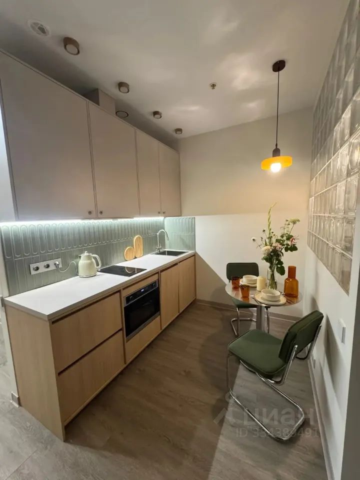 m. Maryina Roscha: Apartment, studio