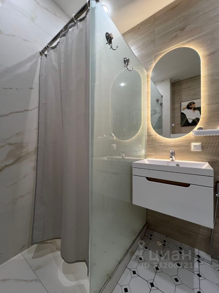 m. ZIL: Apartment, 2-rooms