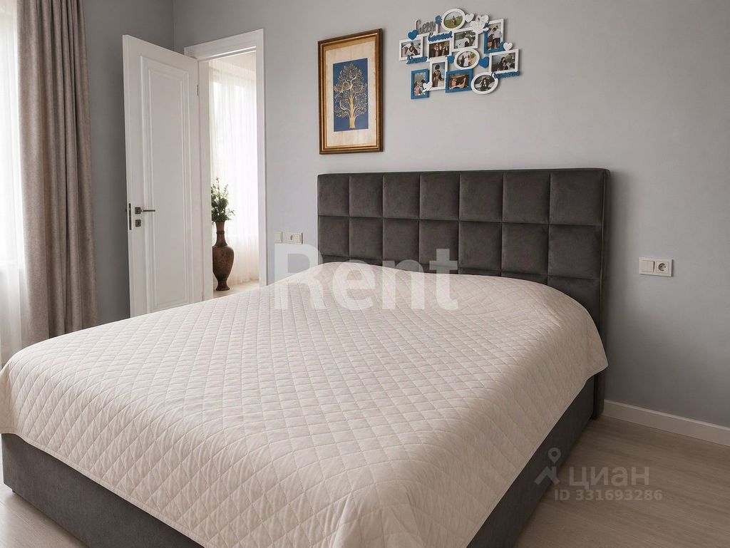 m. Aminyevskaya: Apartment, 3-rooms
