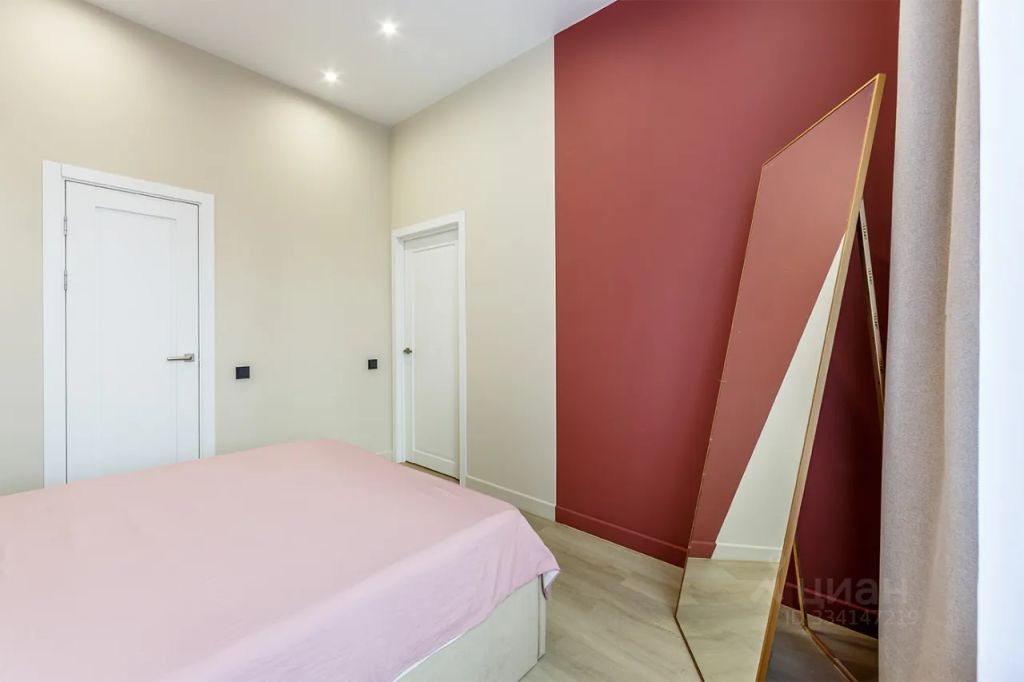 m. ZIL: Apartment, 2-rooms