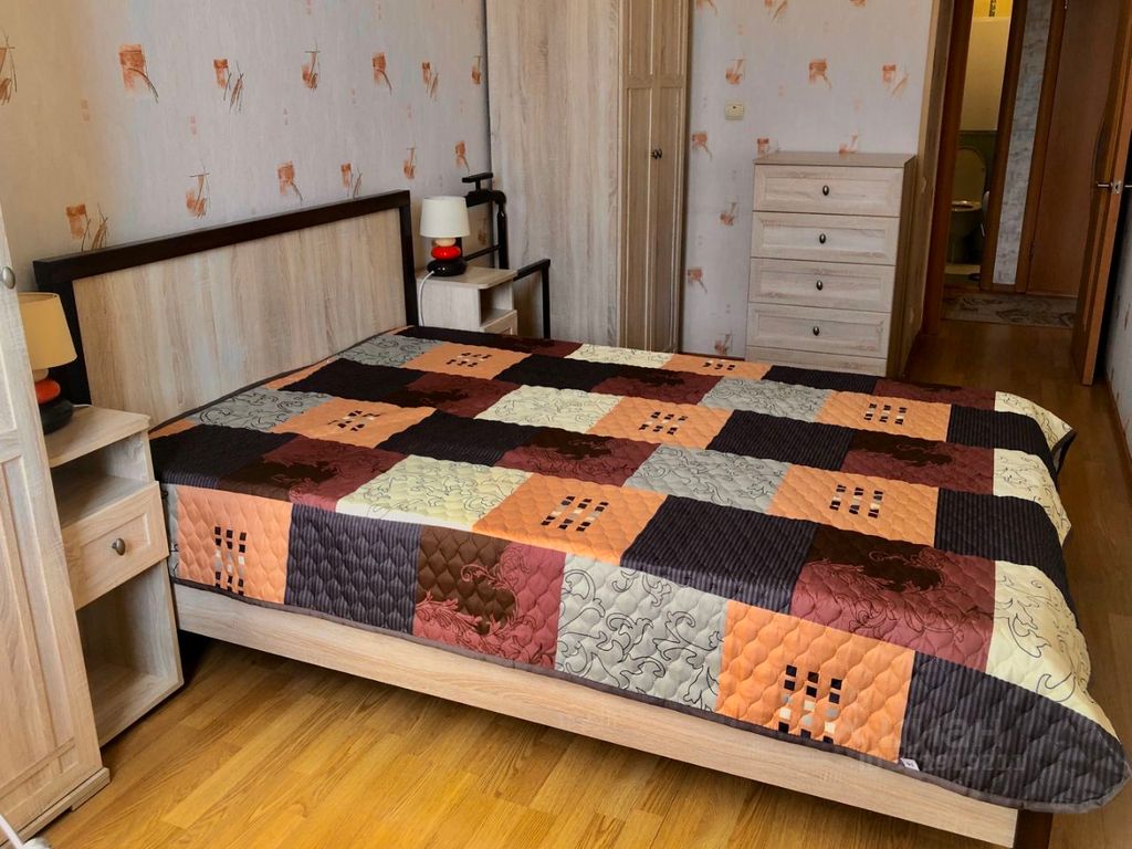 m. Kropotkinskaya: Apartment, 2-rooms