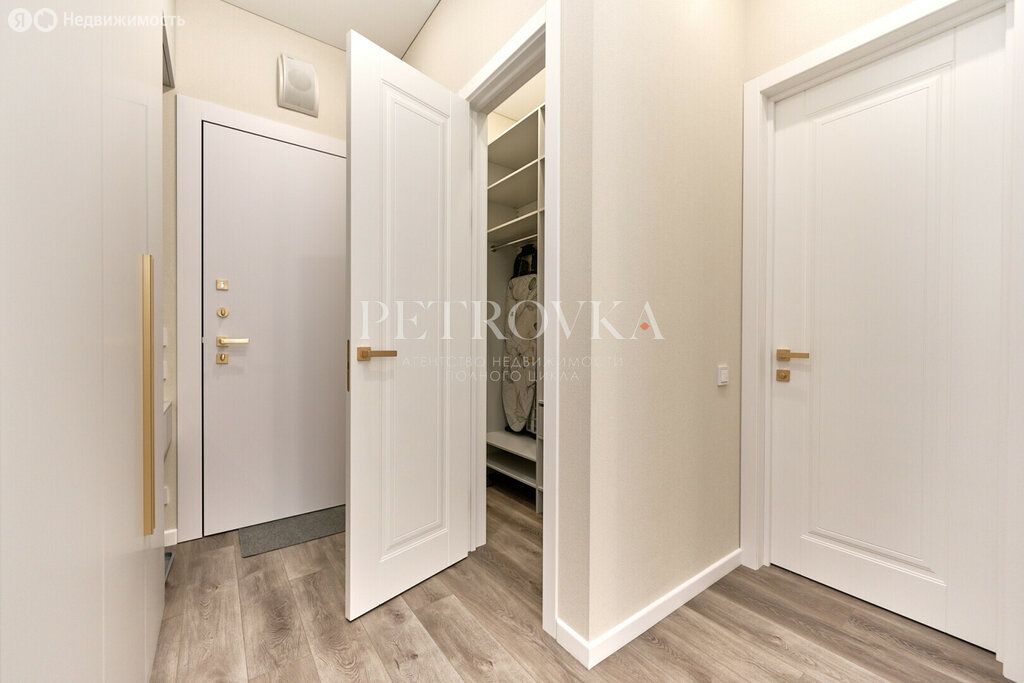m. Mendeleevskaya: Apartment, 2-rooms