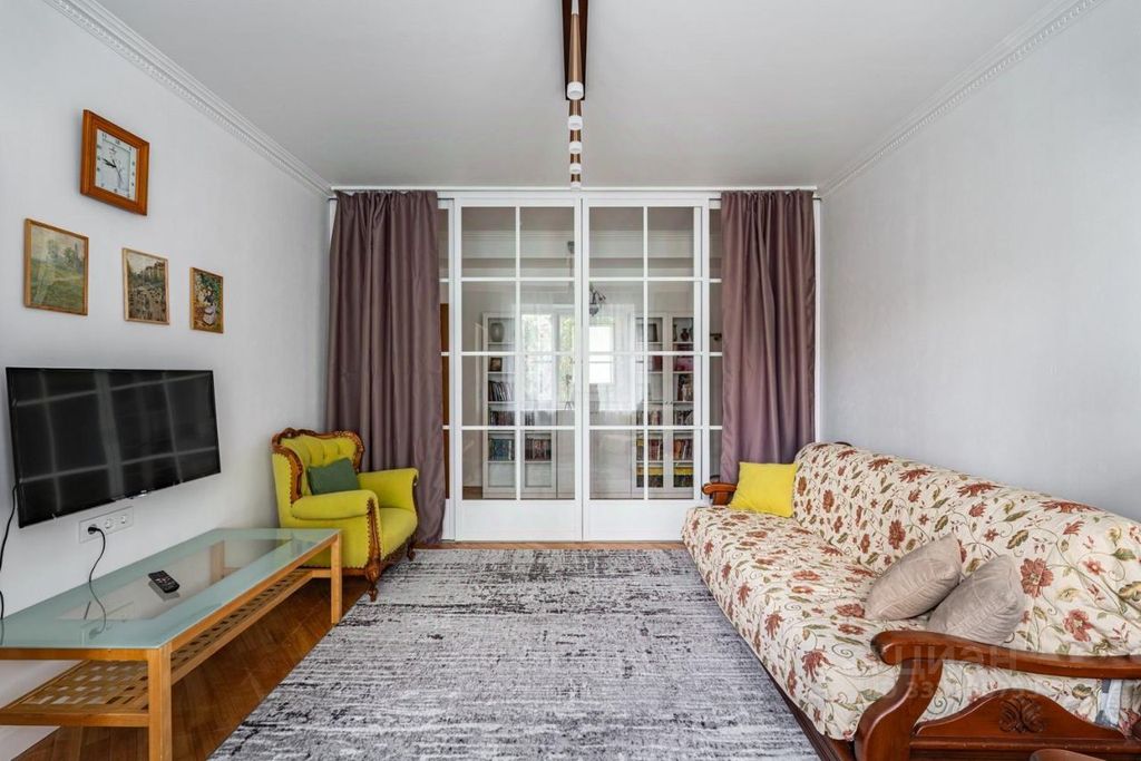 m. Ulitsa 1905 goda: Apartment, 2-rooms
