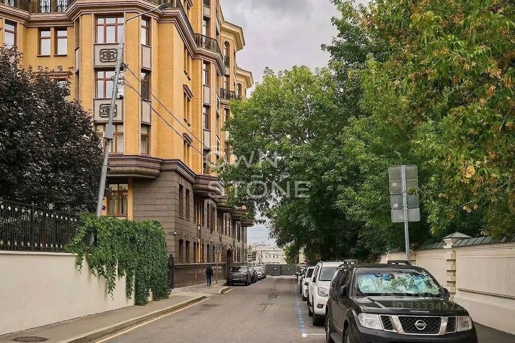 m. Kropotkinskaya: Apartment, 4-rooms