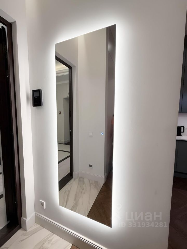 m. Kuznetsky most: Apartment, studio