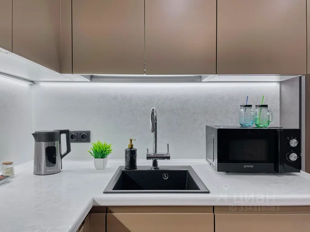 m. Maryina Roscha: Apartment, studio