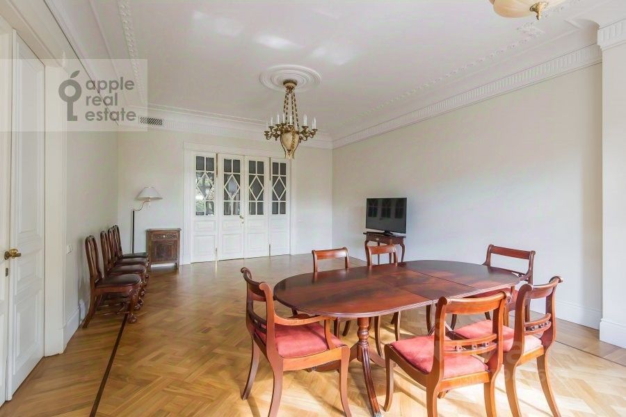m. Kropotkinskaya: Apartment, 4-rooms