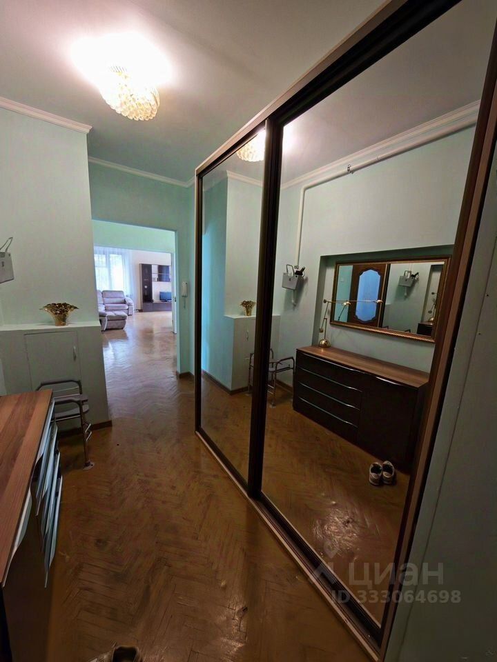 m. Barrikadnaya: Apartment, 3-rooms