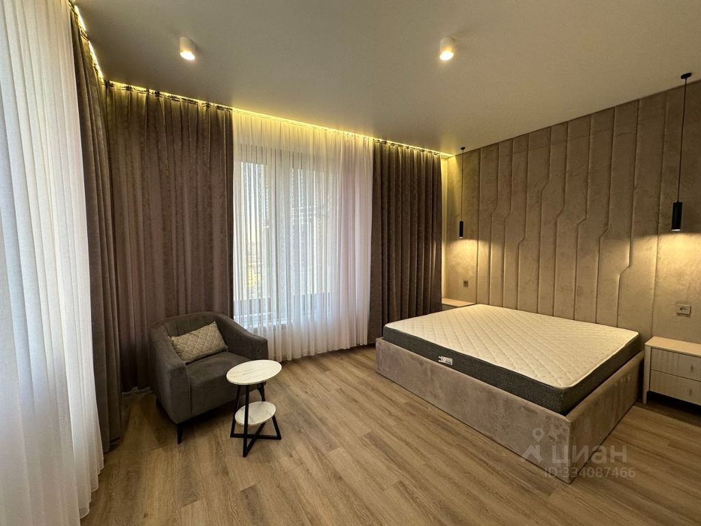 m. Aminyevskaya: Apartment, 3-rooms