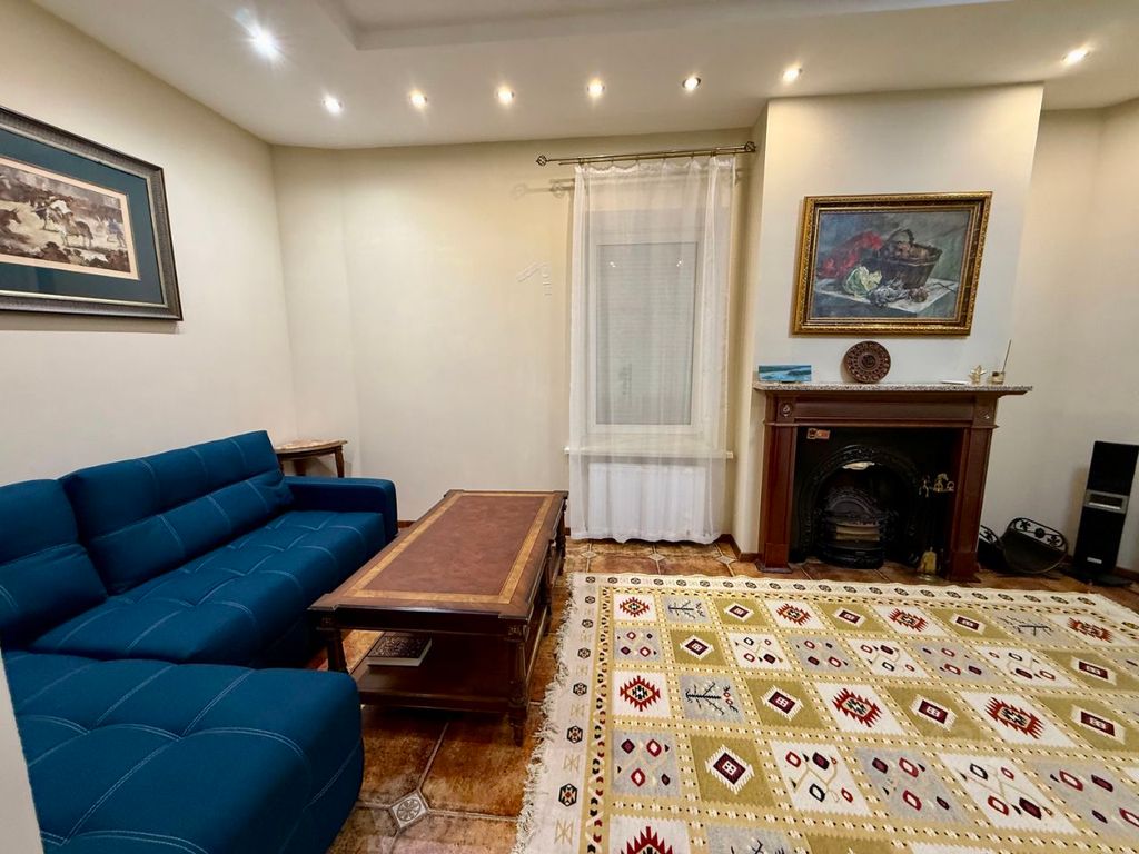 m. Borovitskaya: Apartment, 2-rooms