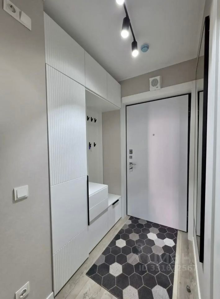m. Strogino: Apartment, studio