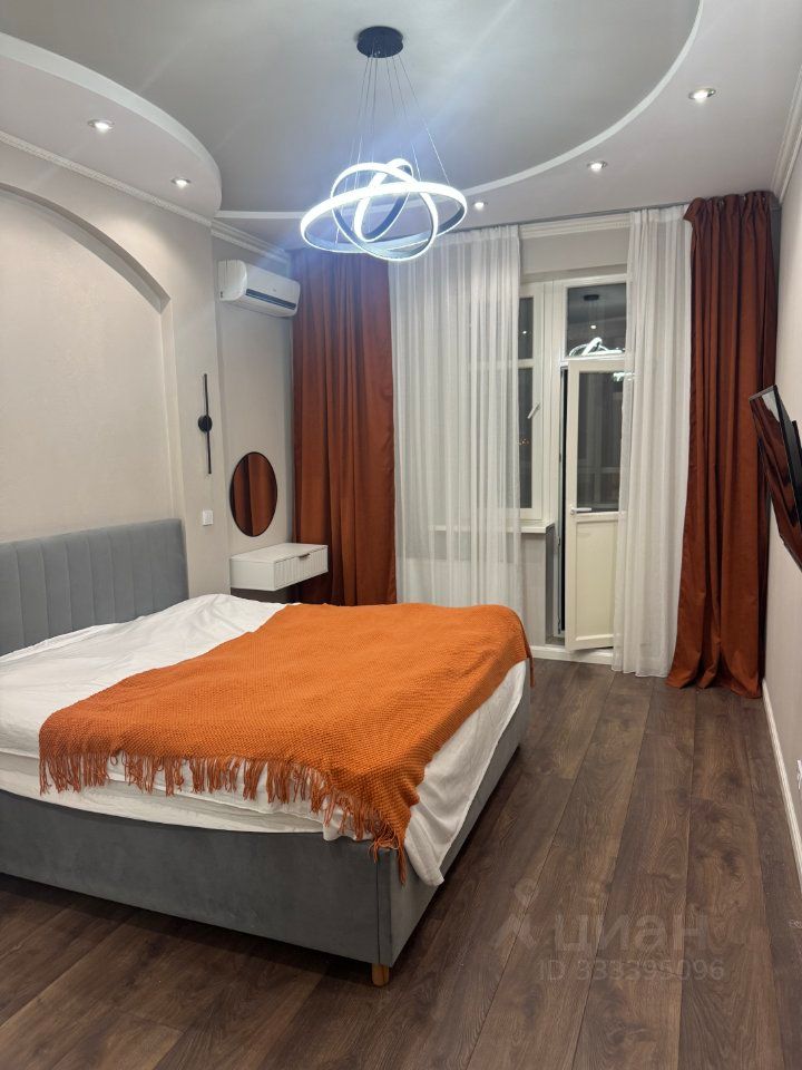m. Narodnoe Opolchenie: Apartment, 2-rooms