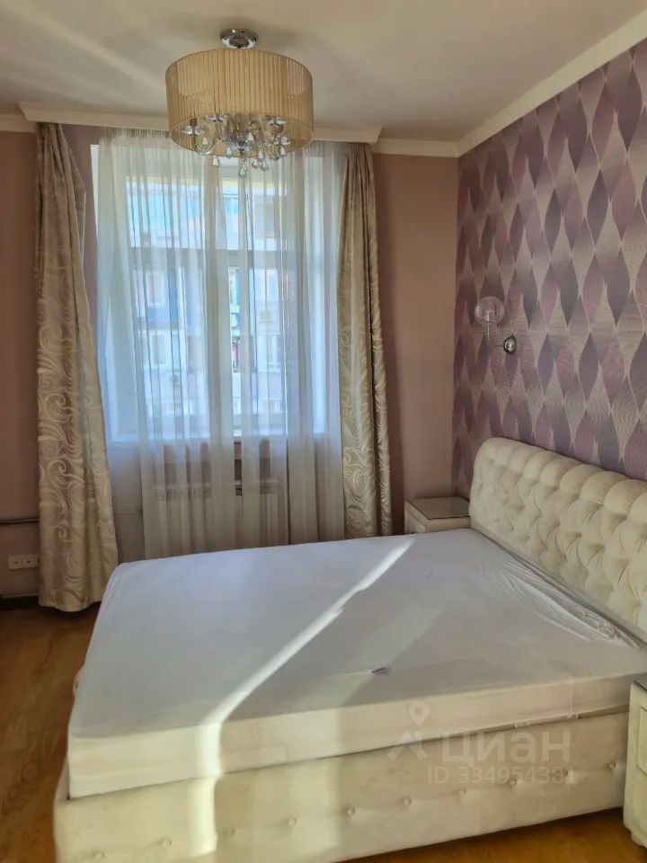 m. Baumanskaya: Apartment, 3-rooms