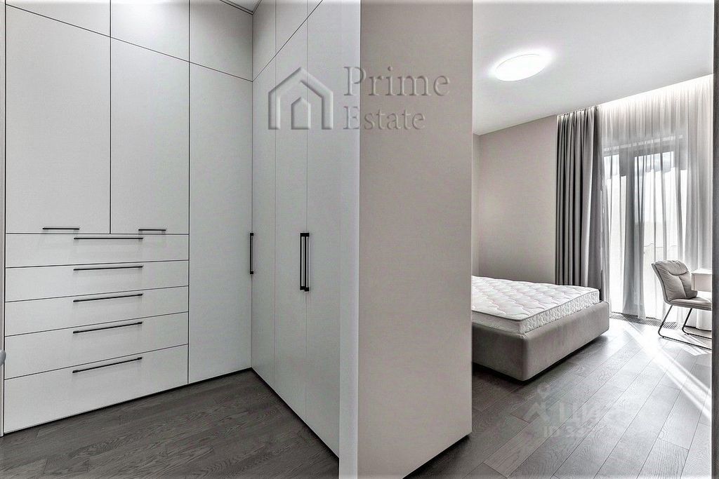 m. Lomonosovsky prospekt: Apartment, 4-rooms