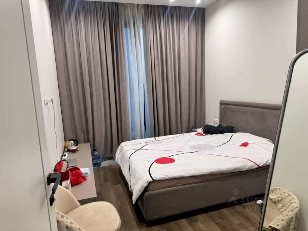 m. ZIL: Apartment, 2-rooms