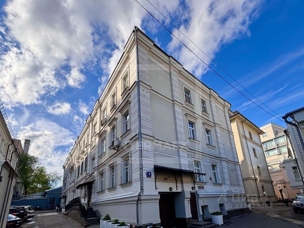 m. Okhotny ryad: Apartment, 5-rooms