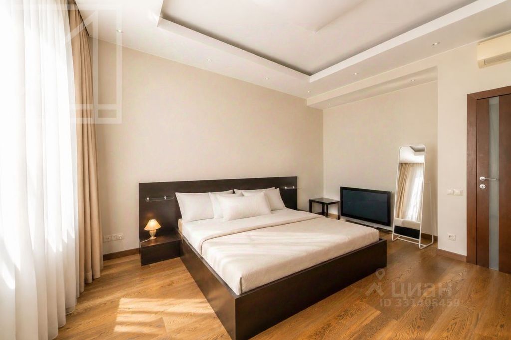 m. Chkalovskaya: Apartment, 3-rooms