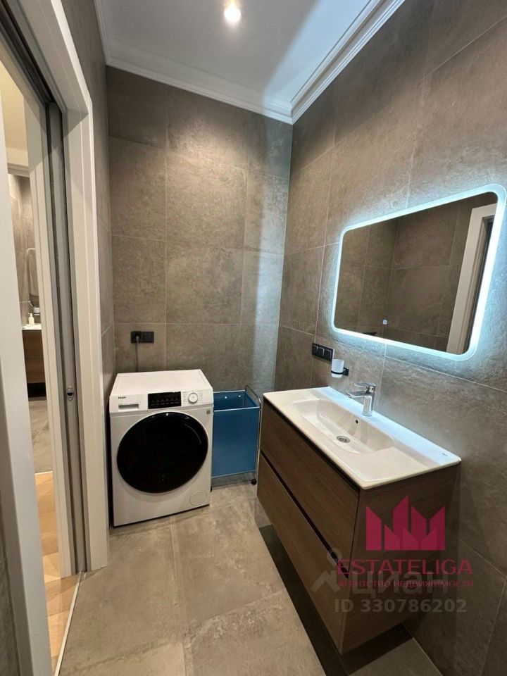 m. Aminyevskaya: Apartment, 3-rooms