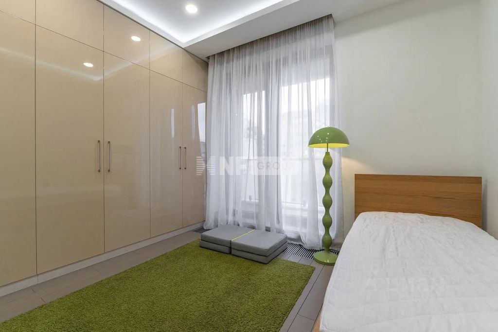 m. Smolenskaya: Apartment, 4-rooms