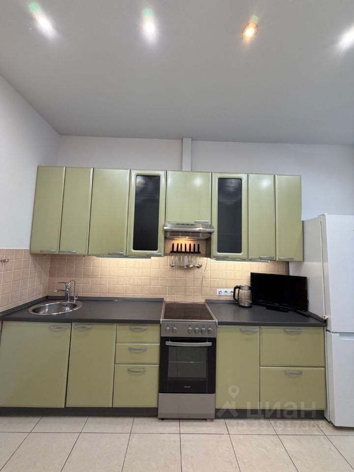 m. Oktyabrskoe pole: Apartment, 2-rooms